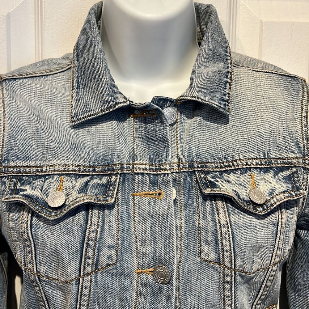 Talula Light Wash Jean Jacket Size X-Small‎ - Picture 2 of 12